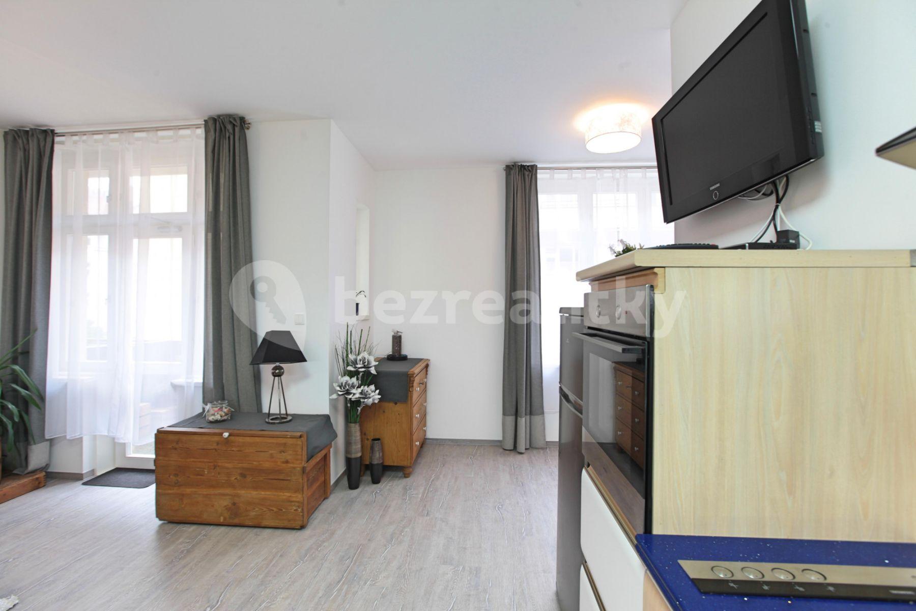 Pronájem bytu 2+1 56 m², Slovinská, Praha, Praha