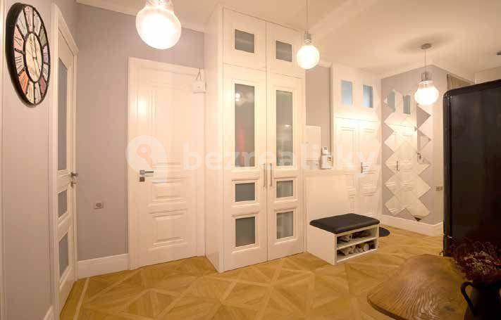 Pronájem bytu 3+1 92 m², Ostrovní, Praha, Praha