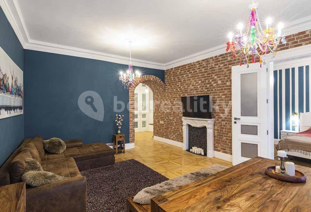 Pronájem bytu 3+1 92 m², Ostrovní, Praha, Praha