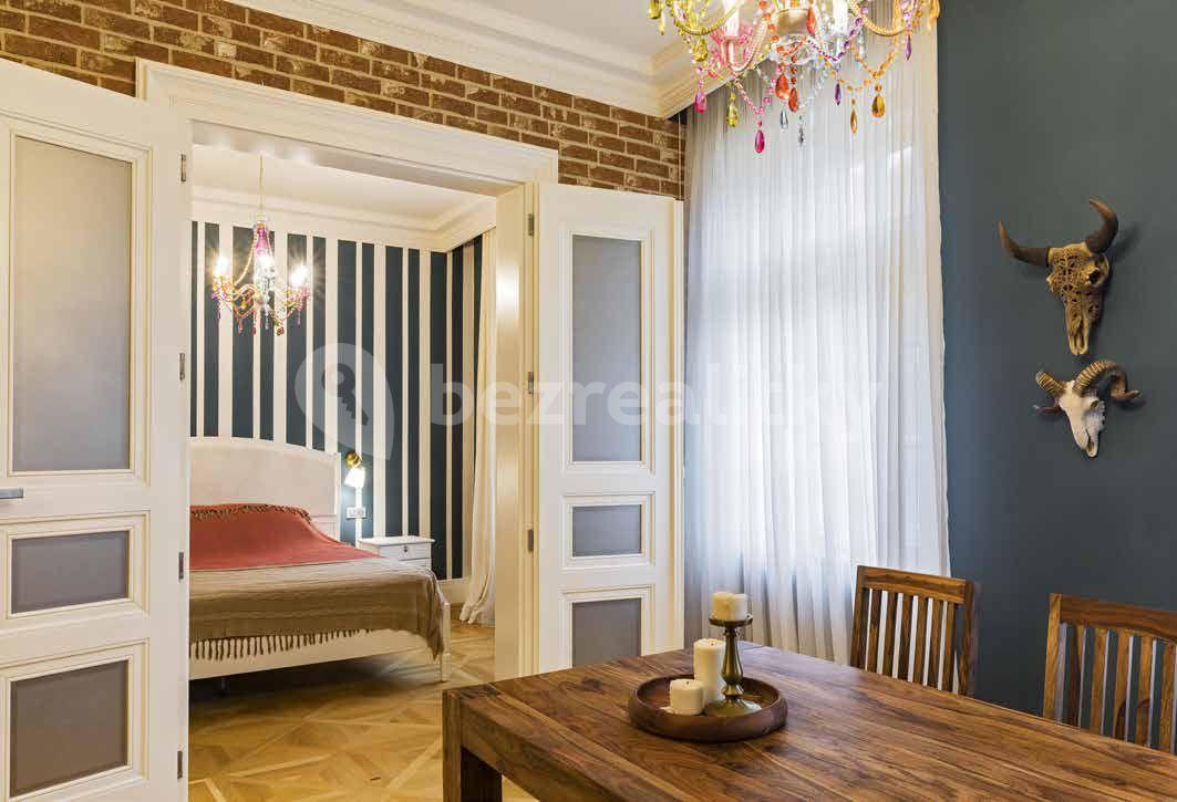 Pronájem bytu 3+1 92 m², Ostrovní, Praha, Praha