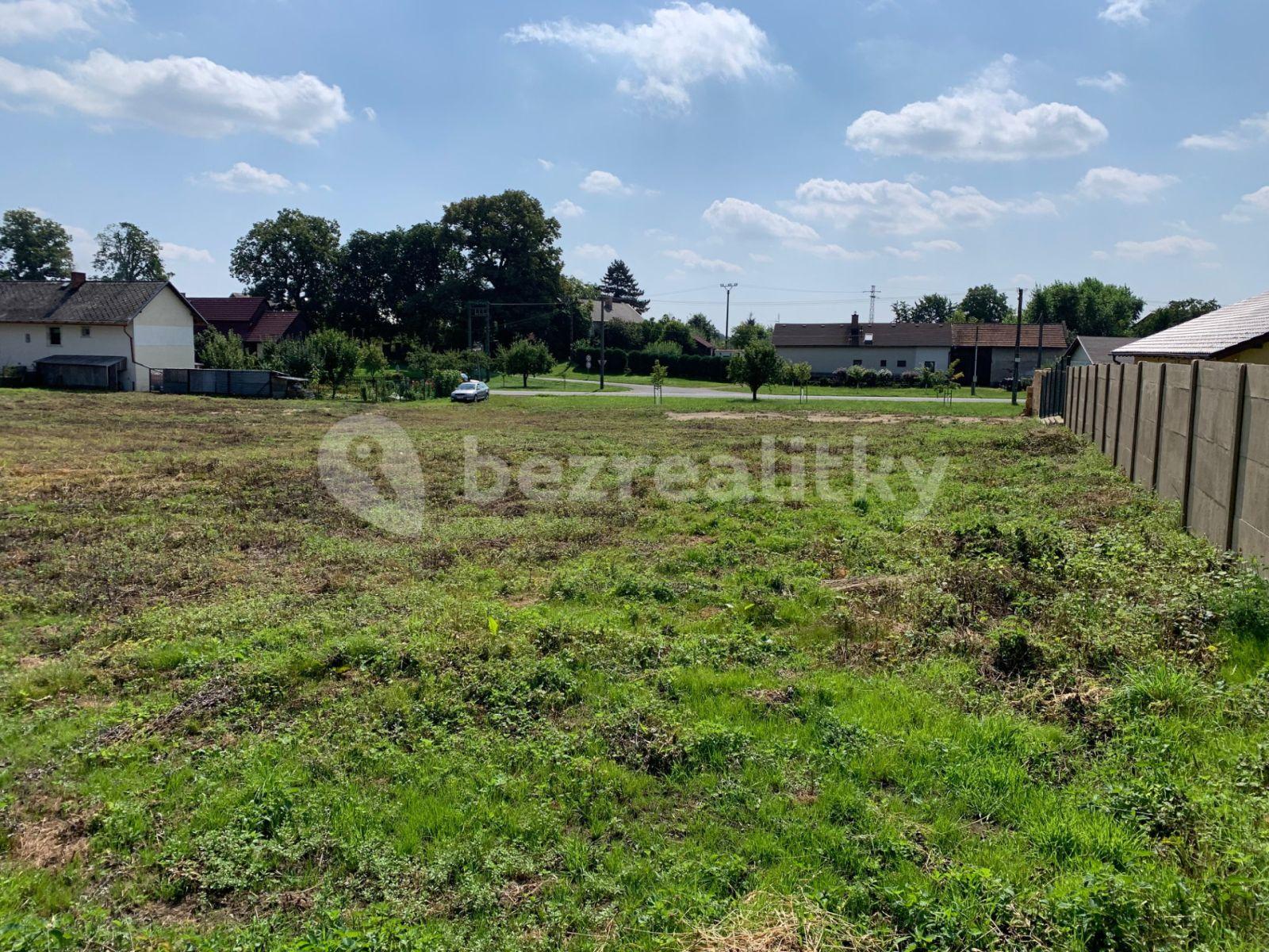 Prodej pozemku 1.051 m², Plužná, Středočeský kraj