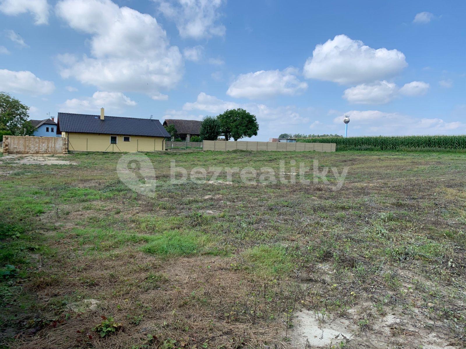 Prodej pozemku 1.051 m², Plužná, Středočeský kraj