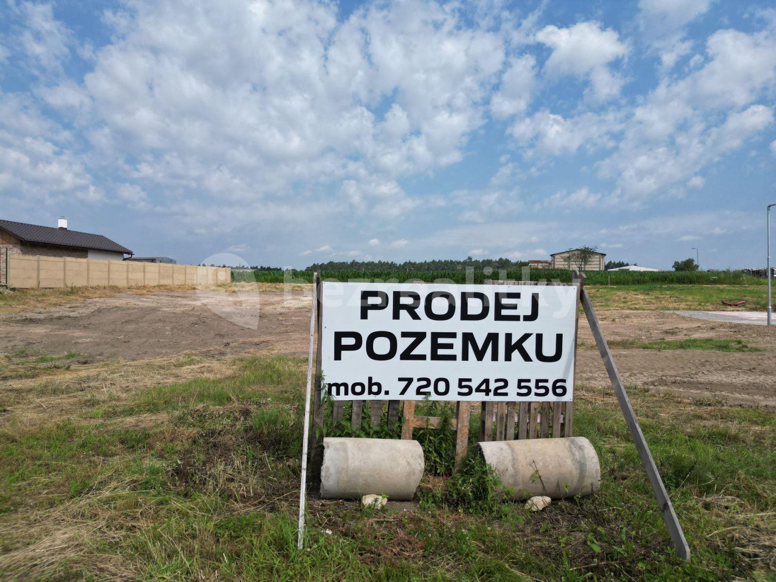 Prodej pozemku 1.051 m², Plužná, Středočeský kraj