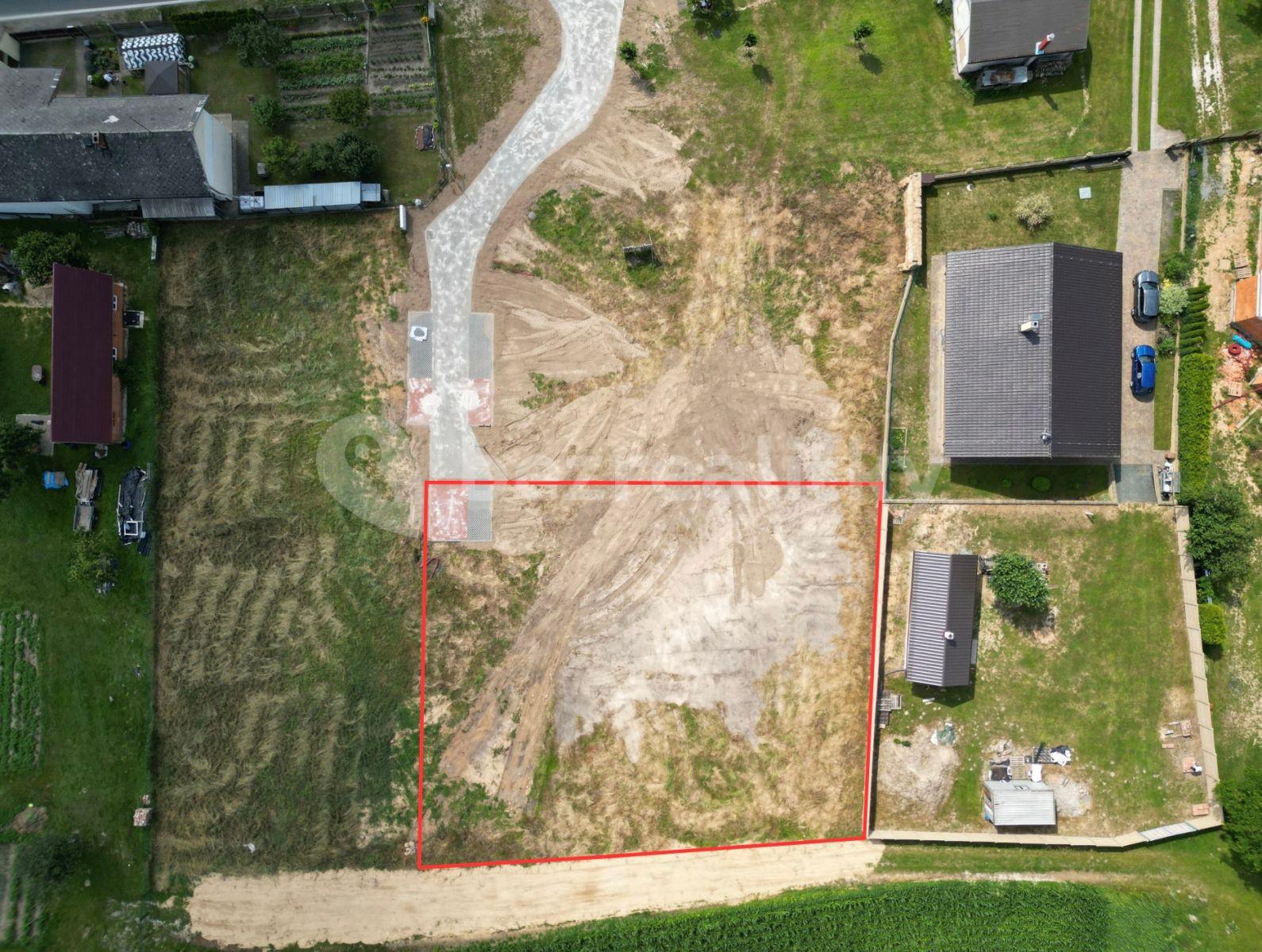 Prodej pozemku 1.051 m², Plužná, Středočeský kraj