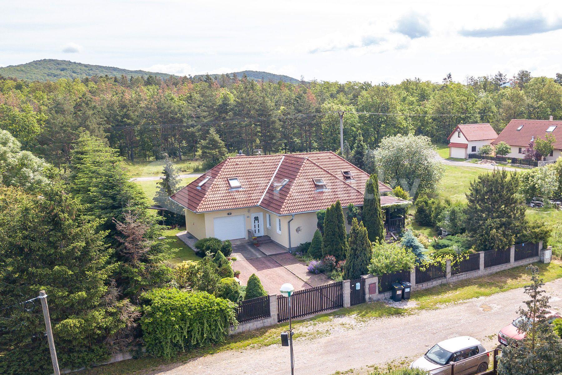 Prodej domu 247 m², pozemek 776 m², Srbsko, Srbsko, Středočeský kraj