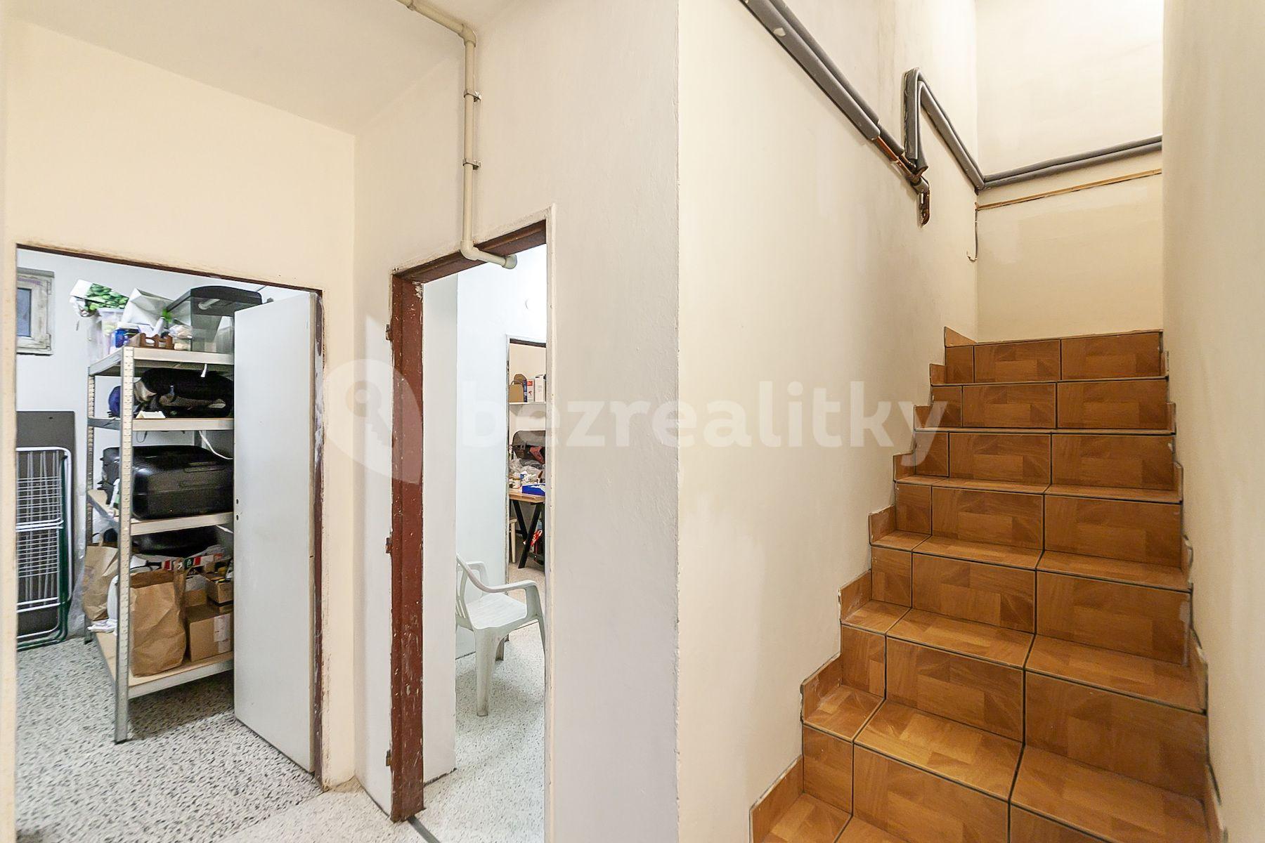 Prodej domu 247 m², pozemek 776 m², Srbsko, Srbsko, Středočeský kraj