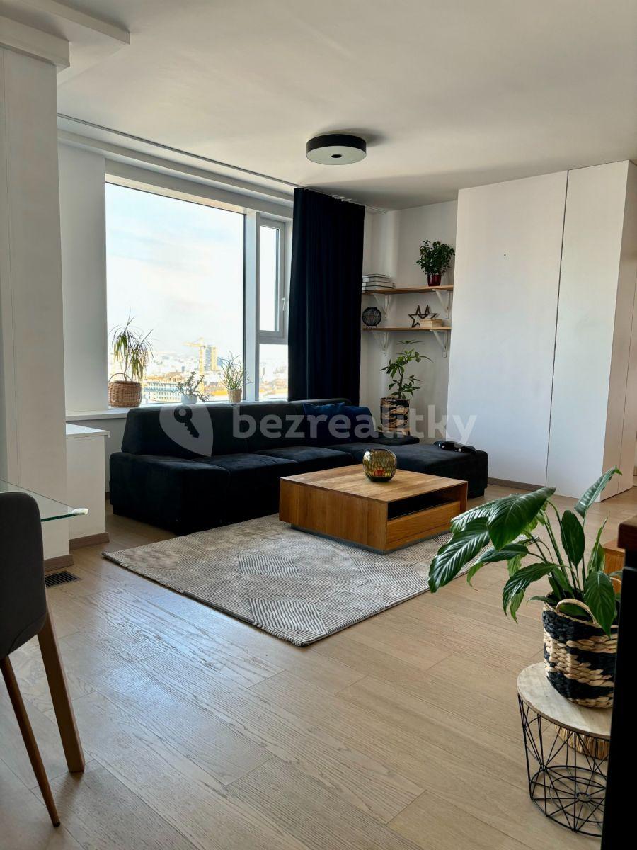 Prodej bytu 2+1 56 m², Landererova, Bratislava - mestská časť Staré Mesto, Bratislavský kraj