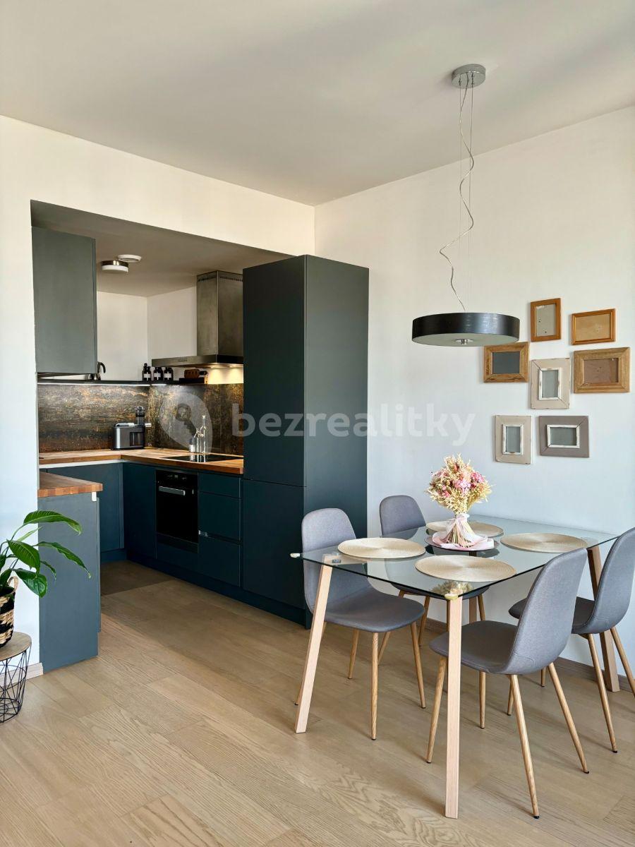 Prodej bytu 2+1 56 m², Landererova, Bratislava - mestská časť Staré Mesto, Bratislavský kraj