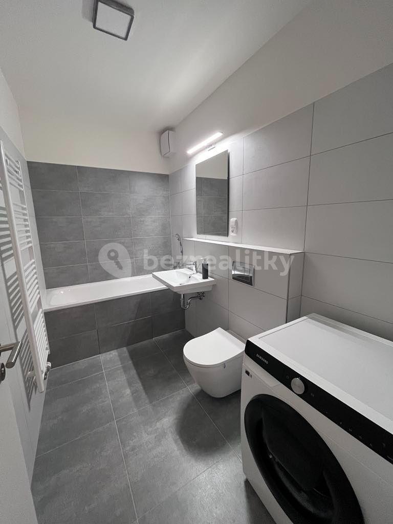 Pronájem bytu 1+kk 30 m², Heřmanická, Praha, Praha