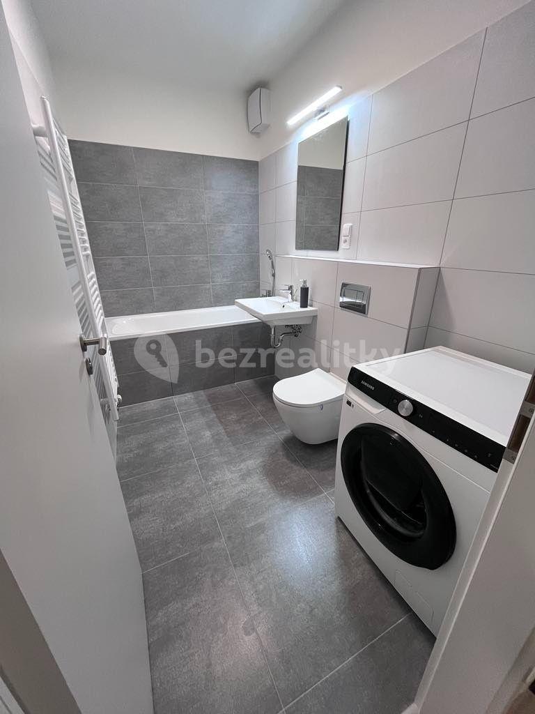 Pronájem bytu 1+kk 30 m², Heřmanická, Praha, Praha