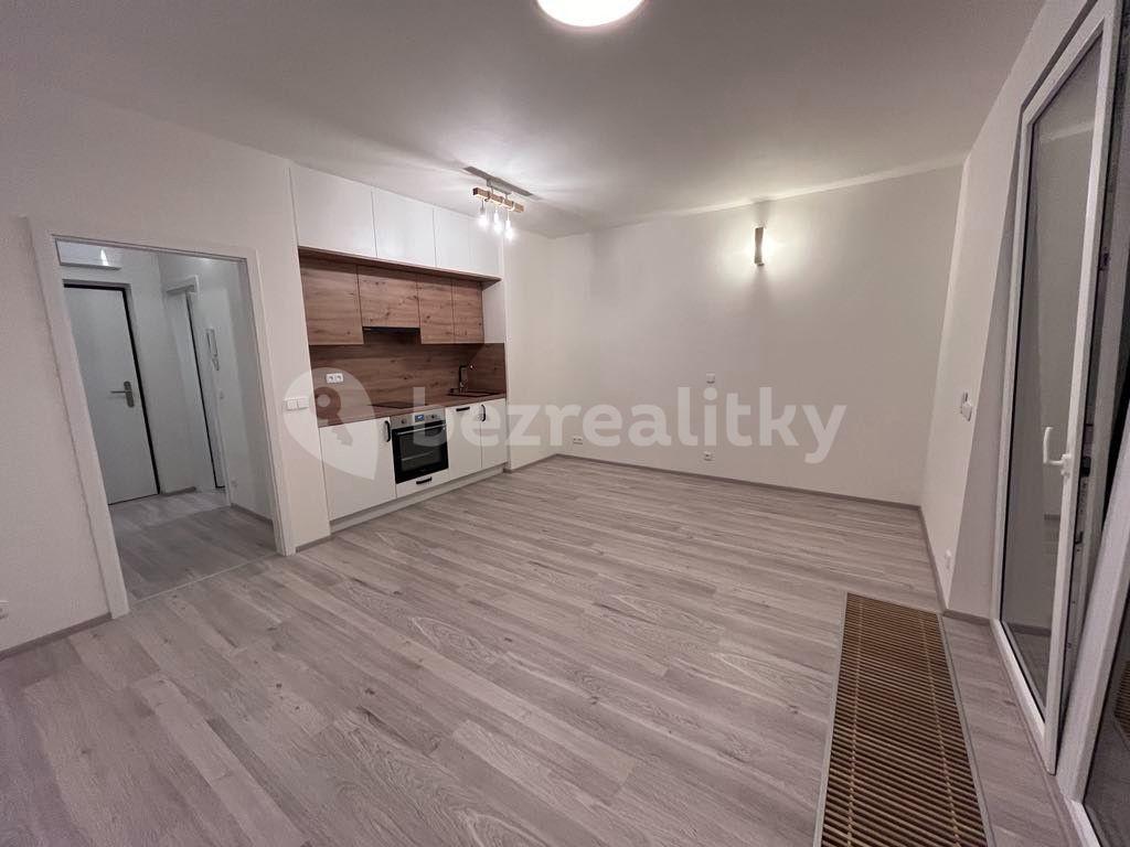 Pronájem bytu 1+kk 30 m², Heřmanická, Praha, Praha