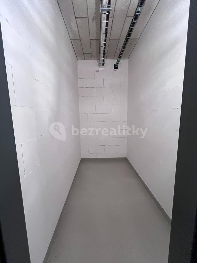 Pronájem bytu 1+kk 30 m², Heřmanická, Praha, Praha