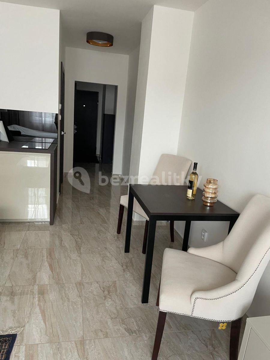 Prodej bytu 1+1 38 m², U divadla, Teplice, Ústecký kraj