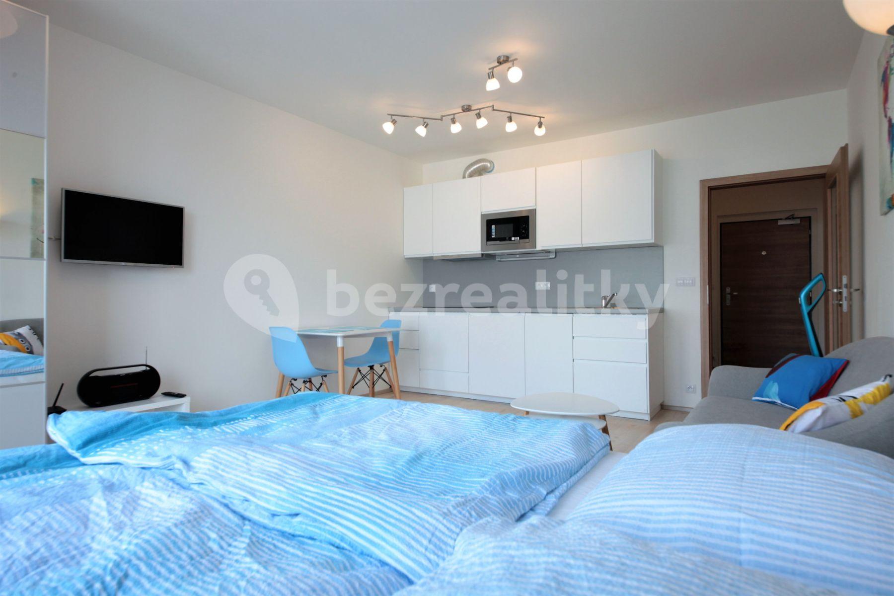 Pronájem bytu 1+kk 35 m², Modrého, Praha, Praha