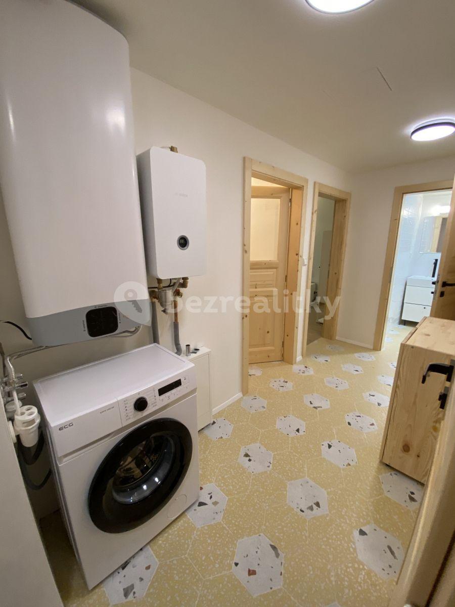 Pronájem bytu 2+1 40 m², Za Vokovickou Vozovnou, Praha, Praha