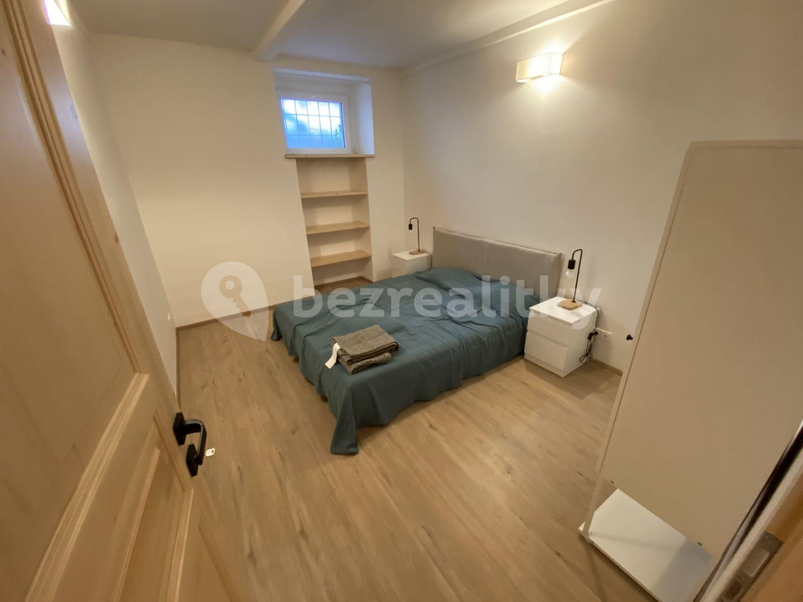 Pronájem bytu 2+1 40 m², Za Vokovickou Vozovnou, Praha, Praha