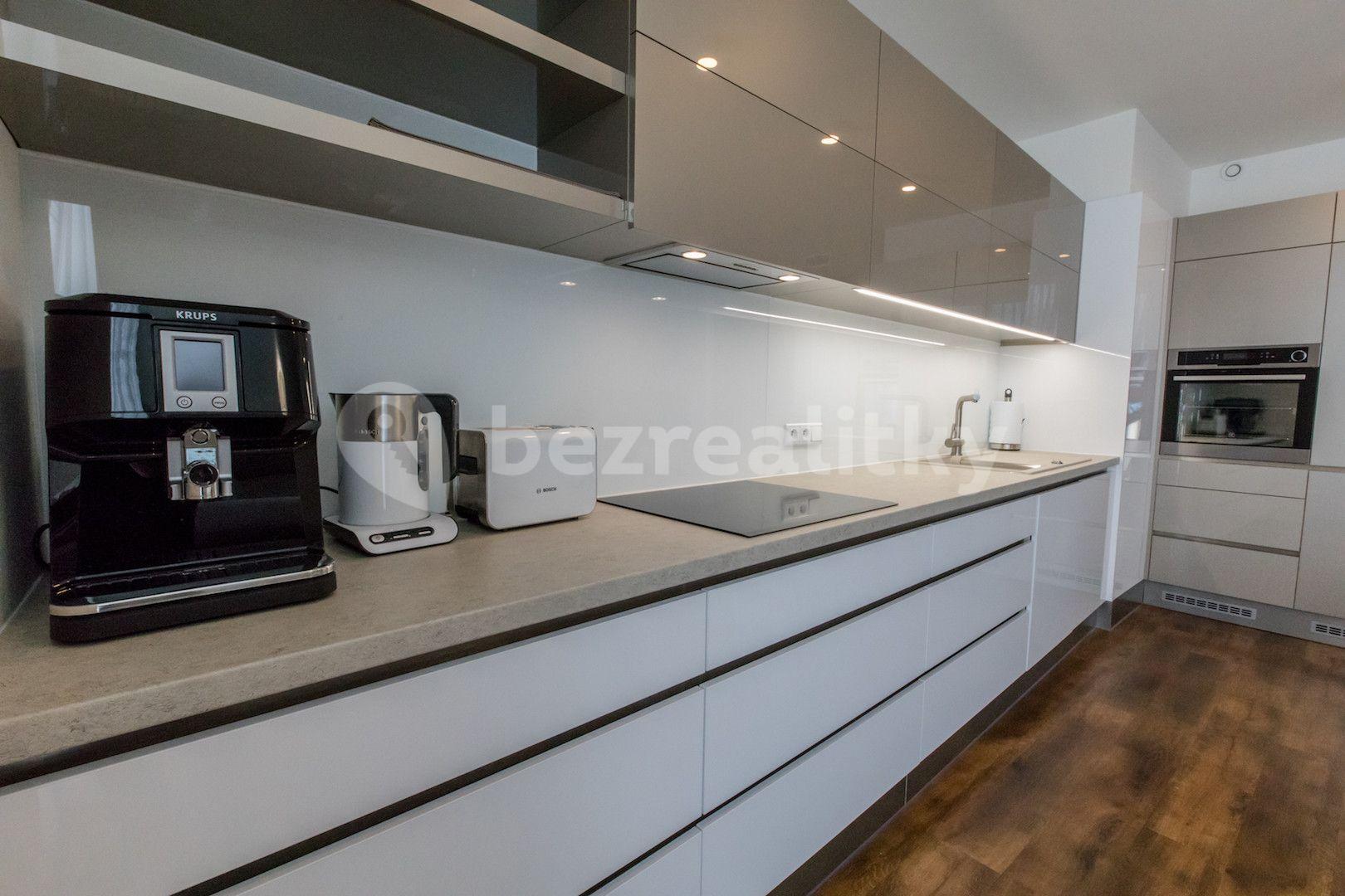 Pronájem bytu 3+1 120 m², Hartigova, Praha, Praha