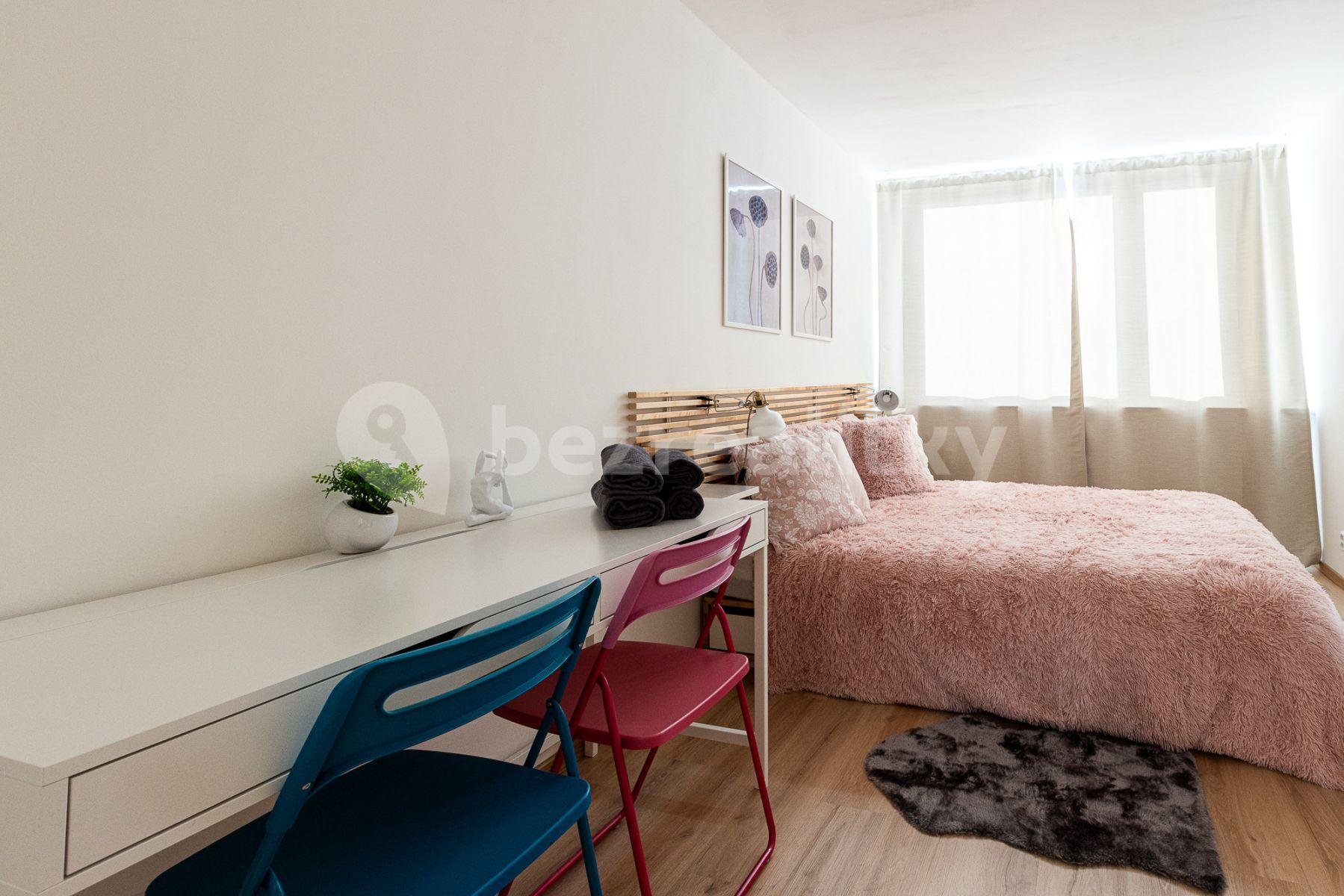 Pronájem bytu 2+1 45 m², Tusarova, Praha, Praha