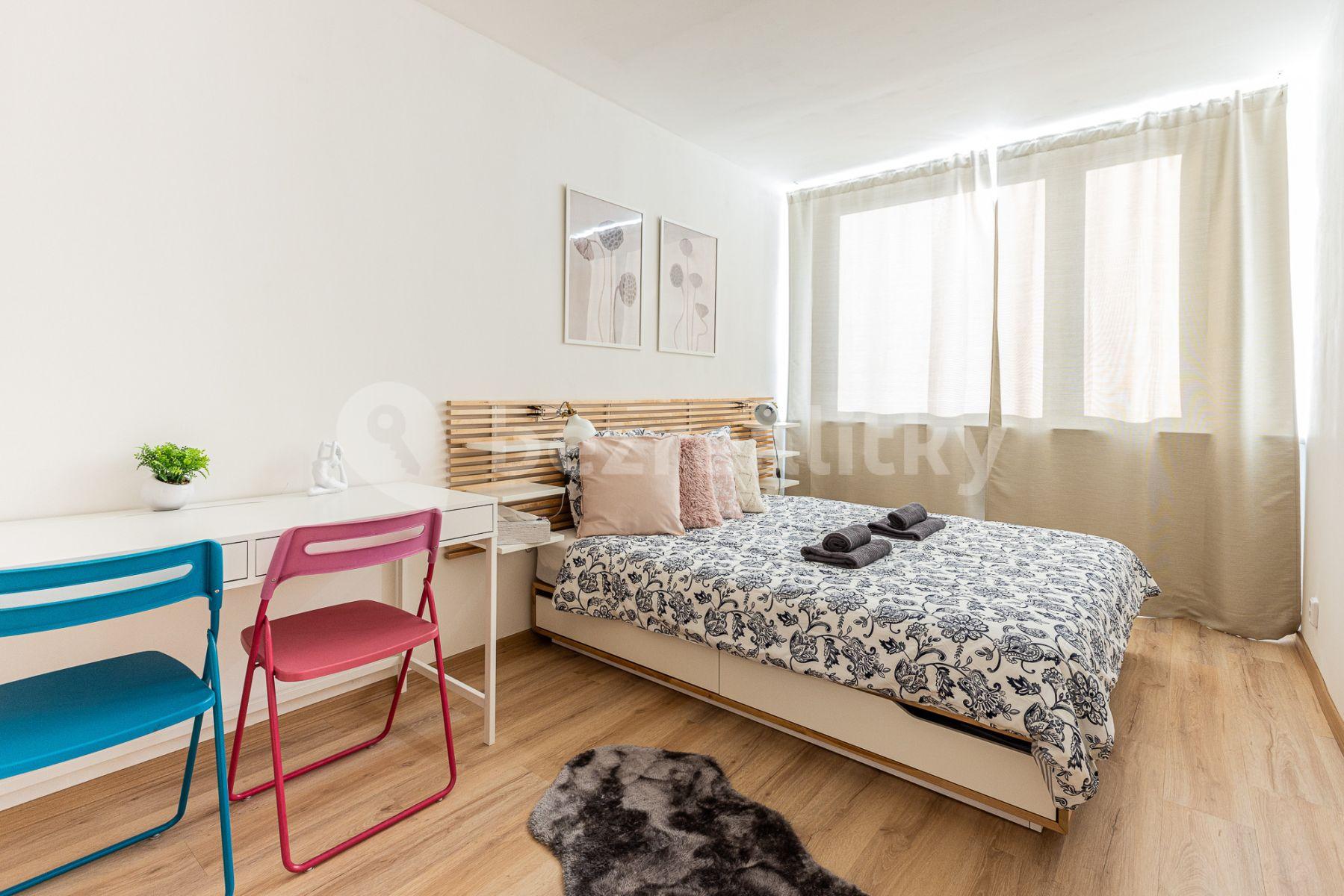 Pronájem bytu 2+1 45 m², Tusarova, Praha, Praha