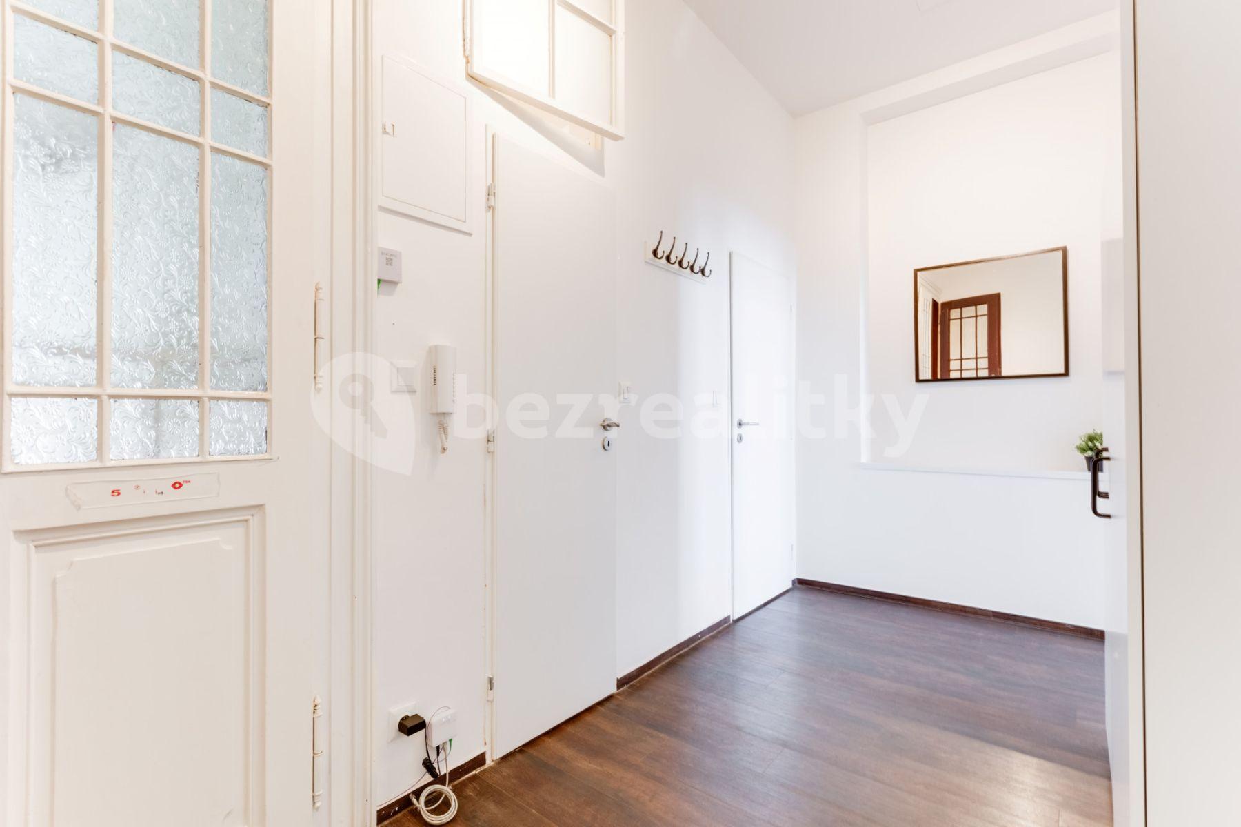 Pronájem bytu 1+kk 55 m², Lublaňská, Praha, Praha