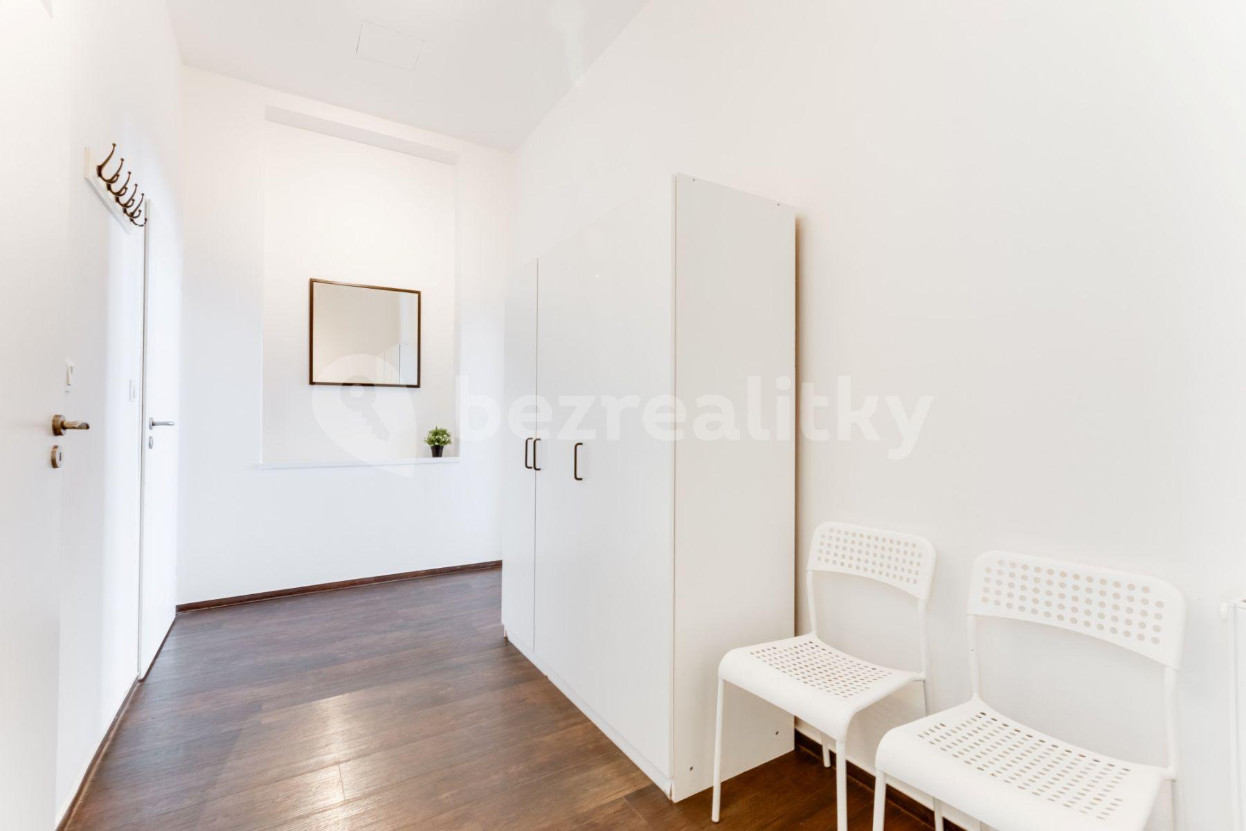 Pronájem bytu 1+kk 55 m², Lublaňská, Praha, Praha