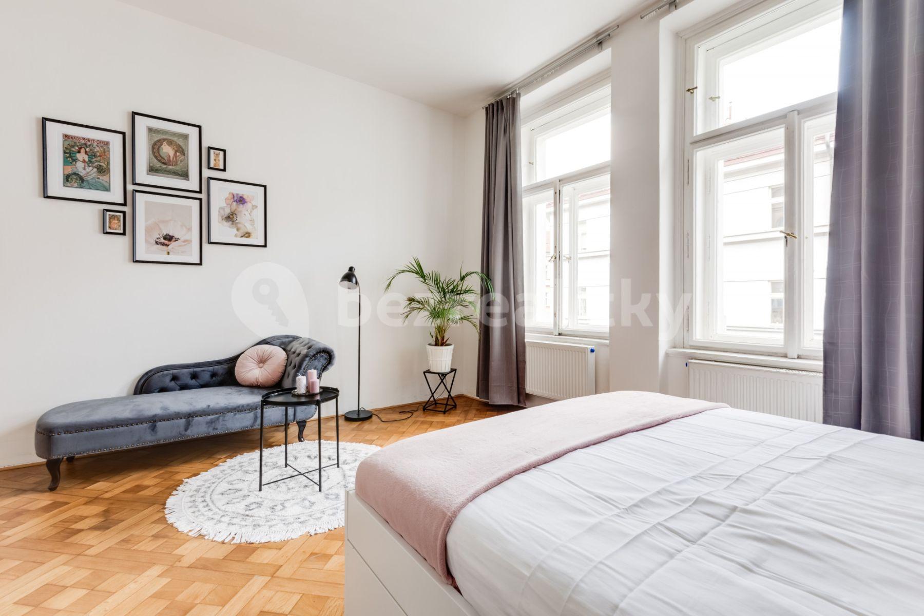 Pronájem bytu 1+kk 55 m², Lublaňská, Praha, Praha