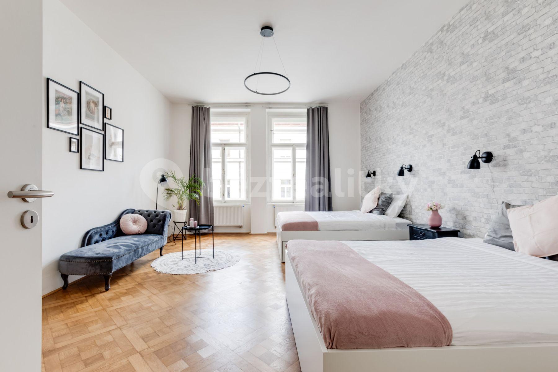 Pronájem bytu 1+kk 55 m², Lublaňská, Praha, Praha