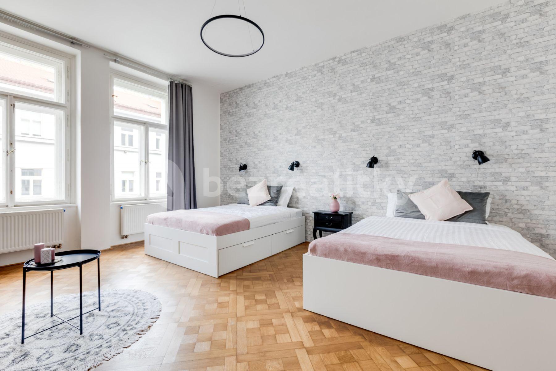 Pronájem bytu 1+kk 55 m², Lublaňská, Praha, Praha