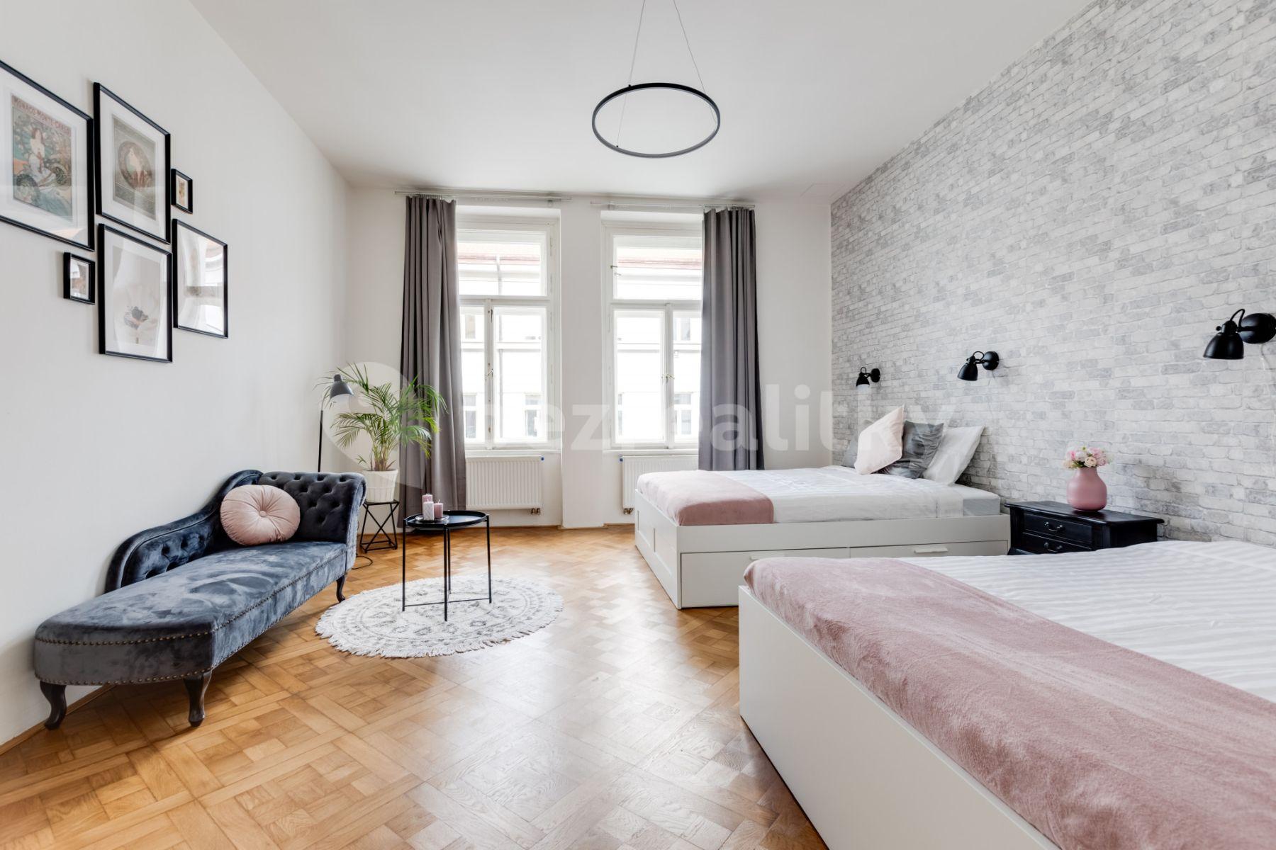 Pronájem bytu 1+kk 55 m², Lublaňská, Praha, Praha