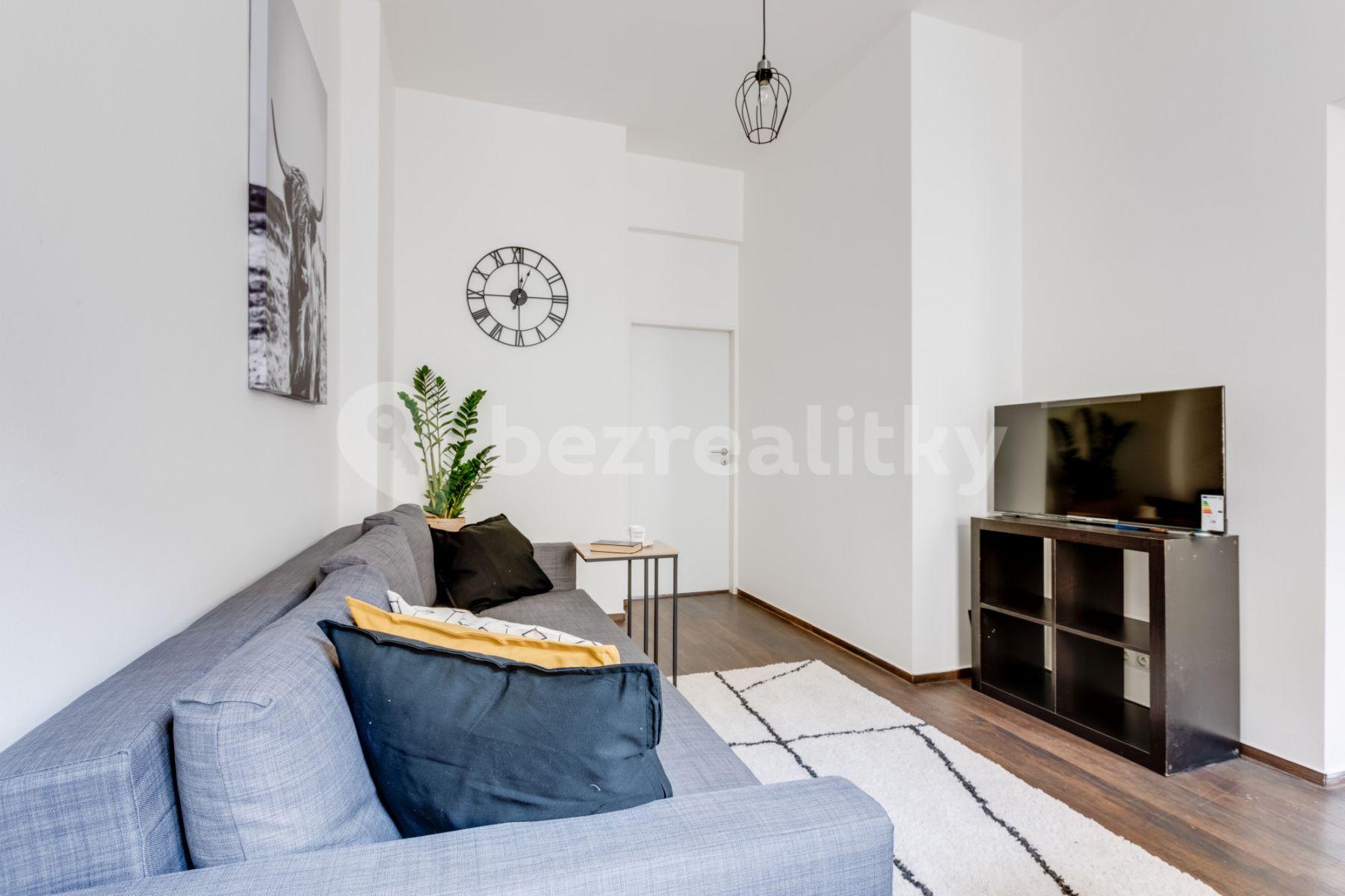 Pronájem bytu 1+kk 55 m², Lublaňská, Praha, Praha