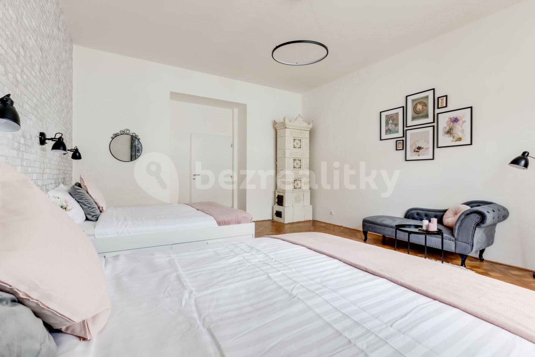 Pronájem bytu 1+kk 55 m², Lublaňská, Praha, Praha