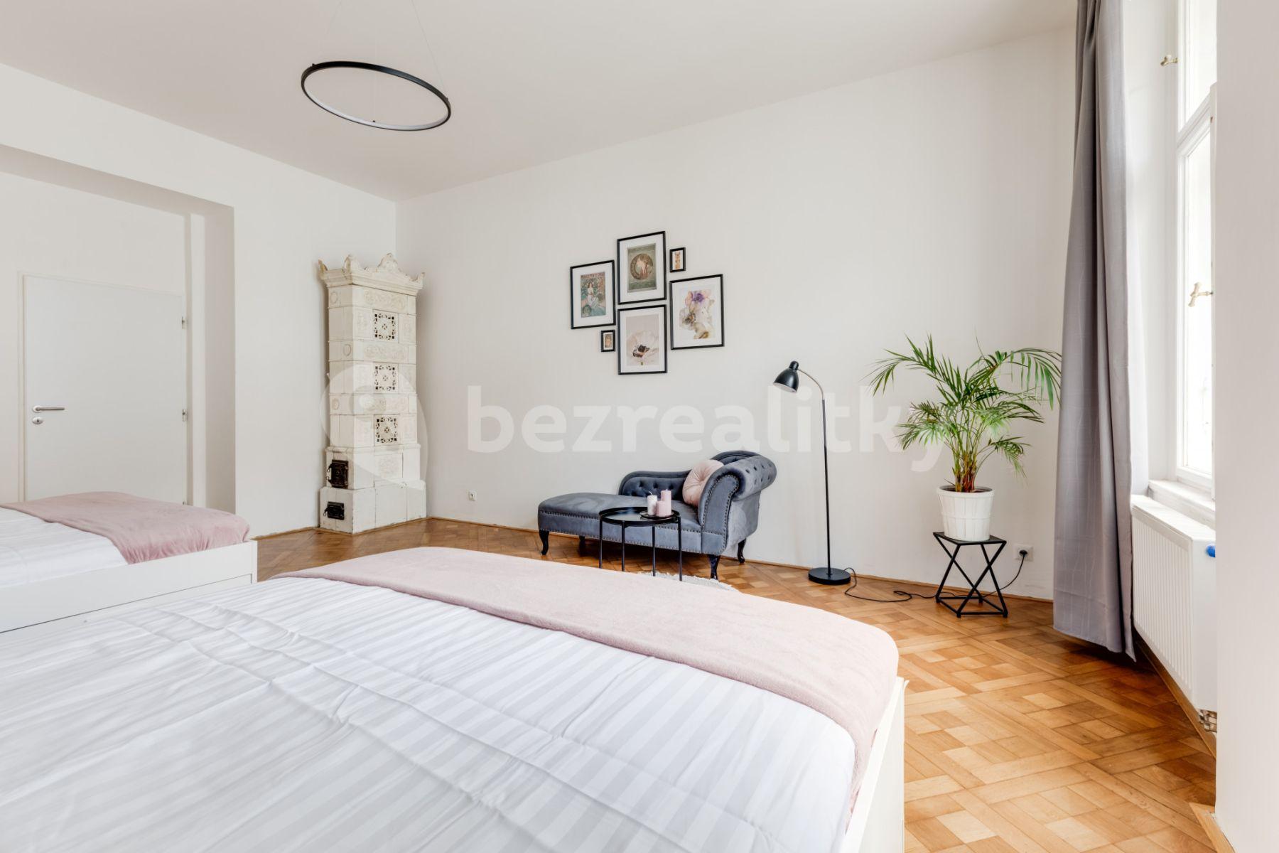 Pronájem bytu 1+kk 55 m², Lublaňská, Praha, Praha