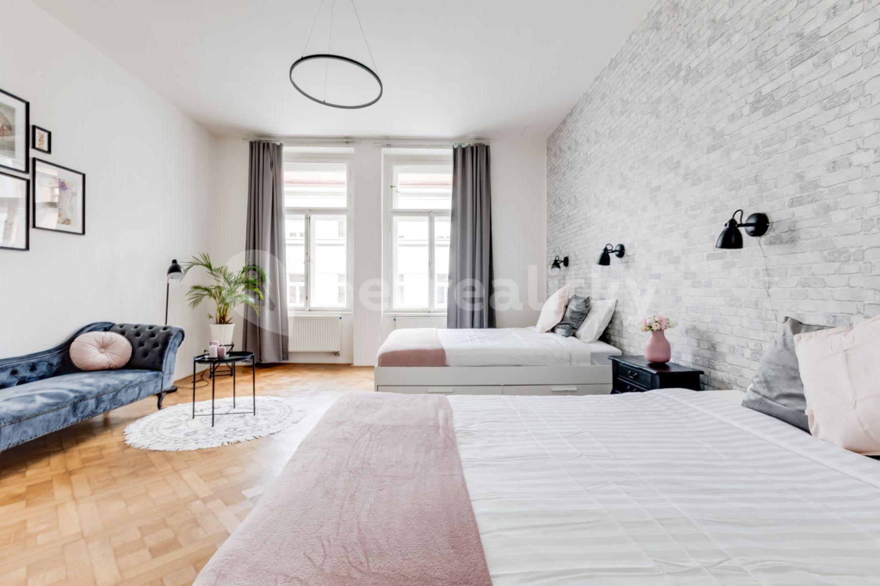 Pronájem bytu 1+kk 55 m², Lublaňská, Praha, Praha