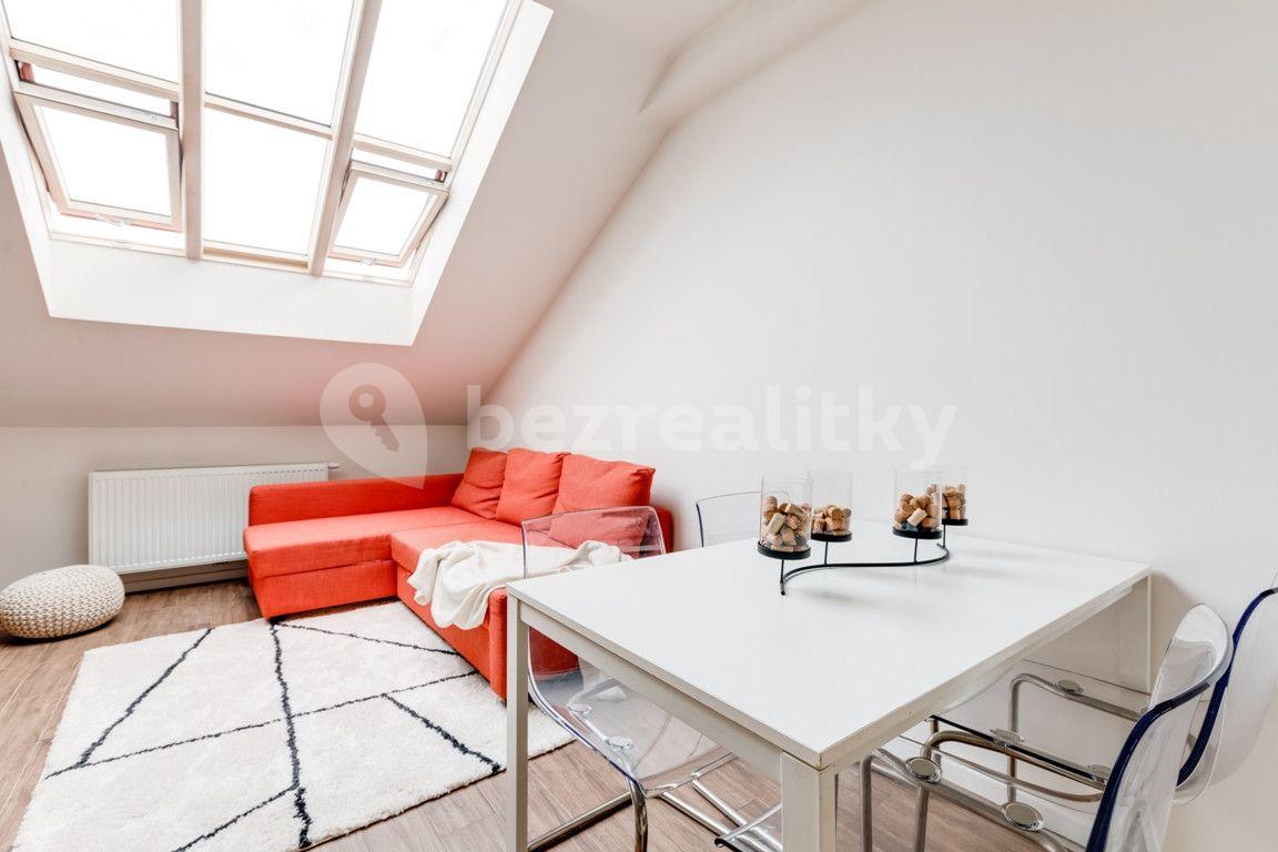 Pronájem bytu 2+kk 55 m², Legerova, Praha, Praha