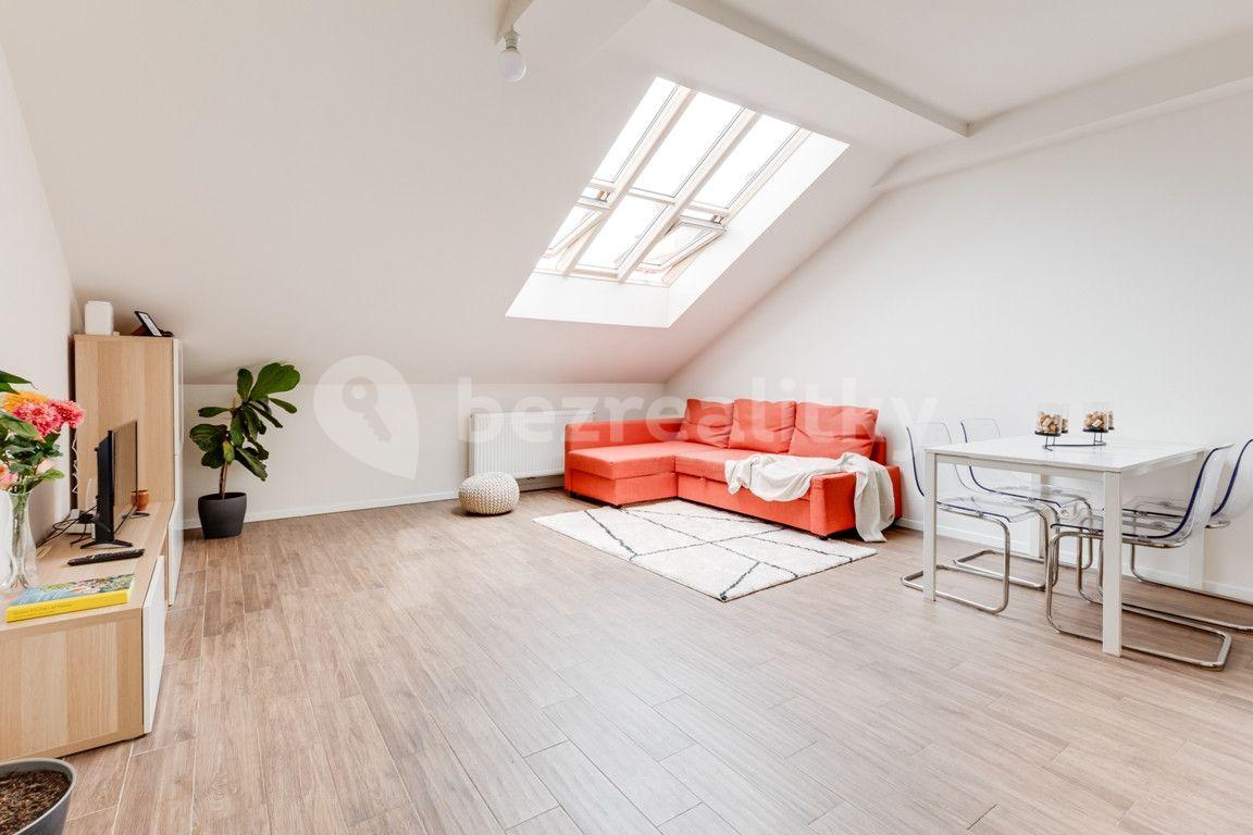 Pronájem bytu 2+kk 55 m², Legerova, Praha, Praha