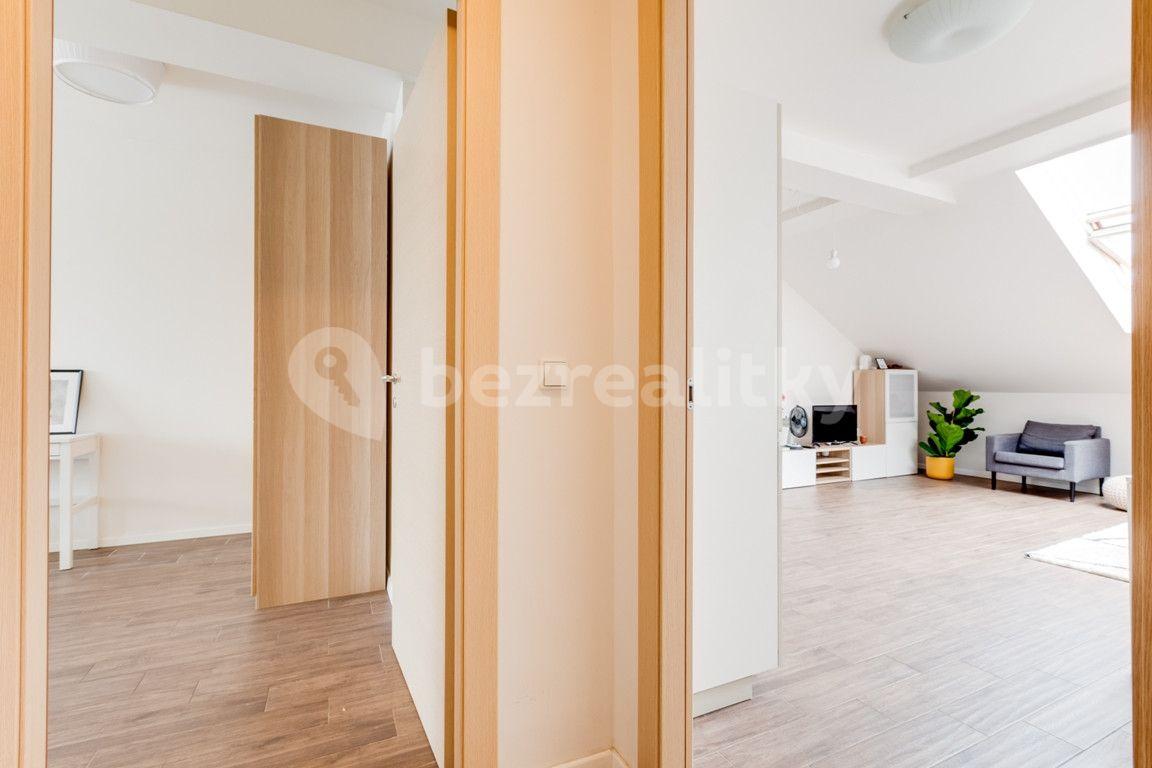 Pronájem bytu 2+kk 55 m², Legerova, Praha, Praha