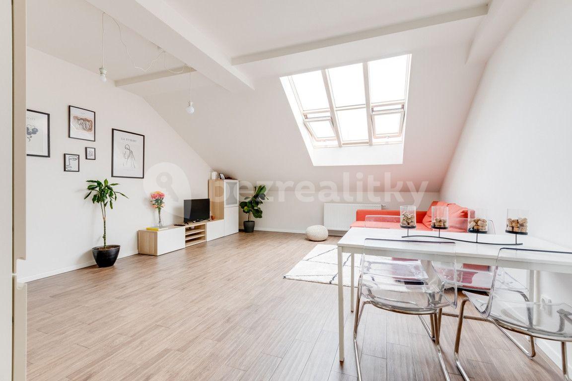 Pronájem bytu 2+kk 55 m², Legerova, Praha, Praha