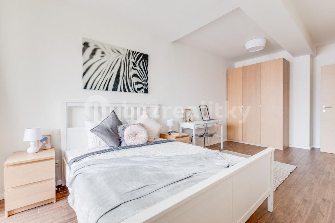 Pronájem bytu 2+kk 55 m², Legerova, Praha, Praha