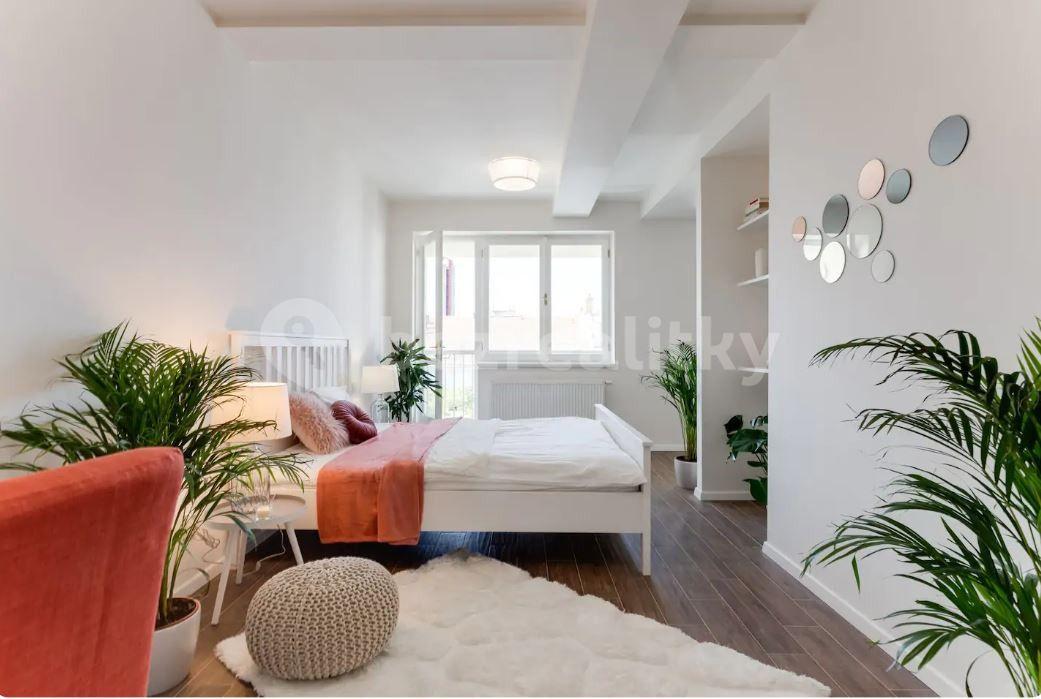 Pronájem bytu 2+kk 85 m², Legerova, Praha, Praha