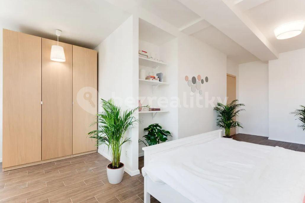 Pronájem bytu 2+kk 85 m², Legerova, Praha, Praha