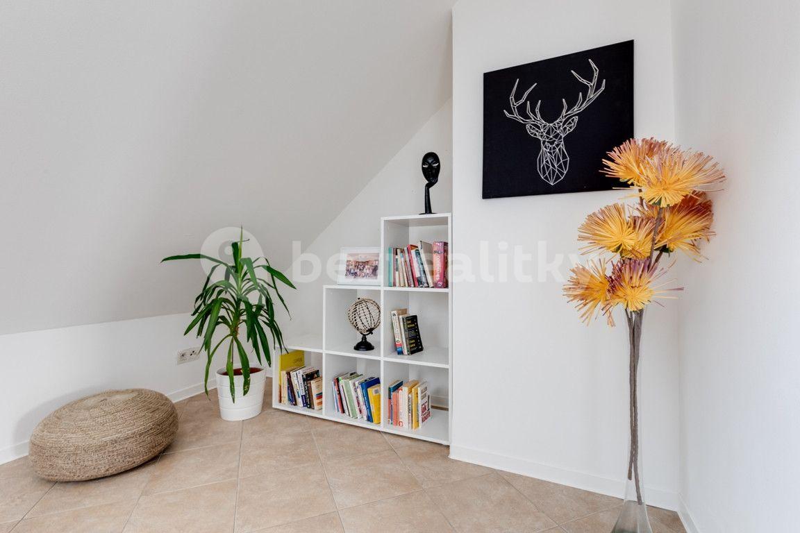 Pronájem bytu 1+kk 55 m², V Tůních, Praha, Praha