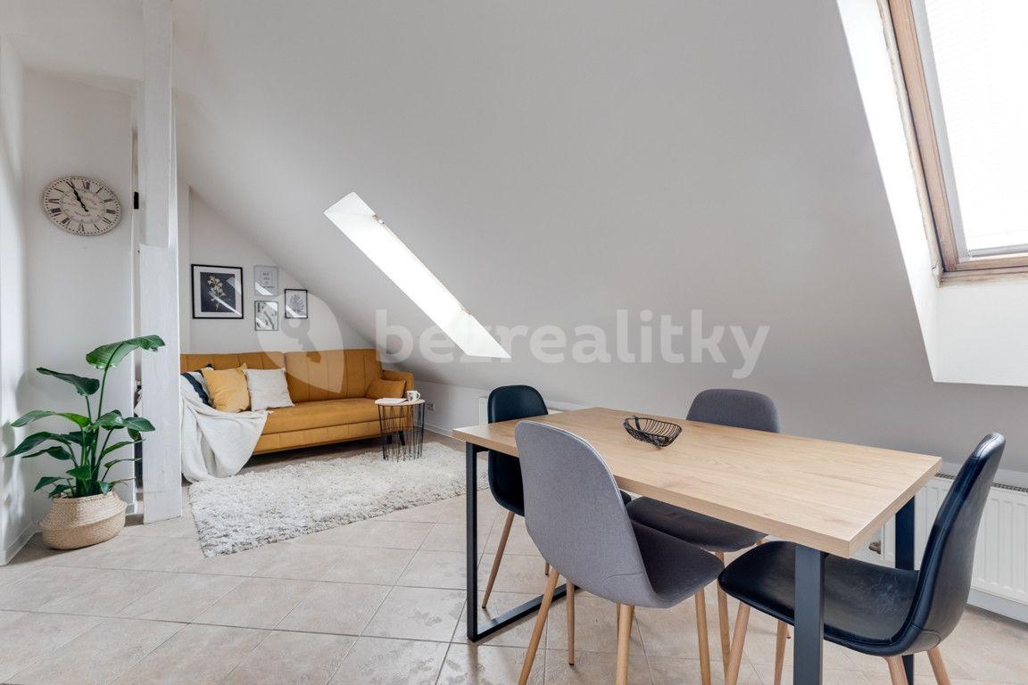 Pronájem bytu 1+kk 55 m², V Tůních, Praha, Praha