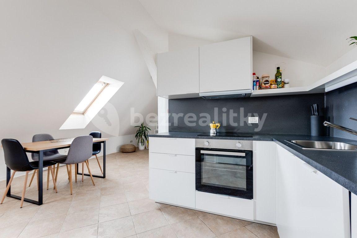 Pronájem bytu 1+kk 55 m², V Tůních, Praha, Praha