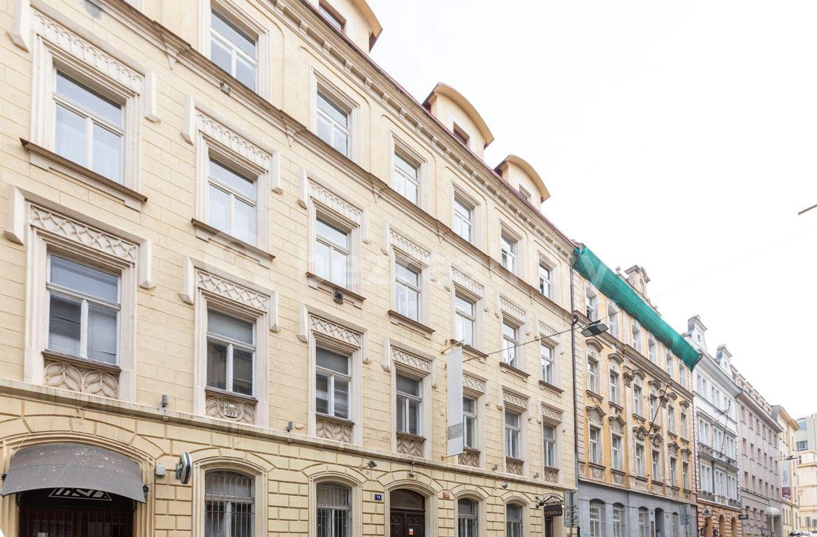 Pronájem bytu 1+kk 55 m², V Tůních, Praha, Praha