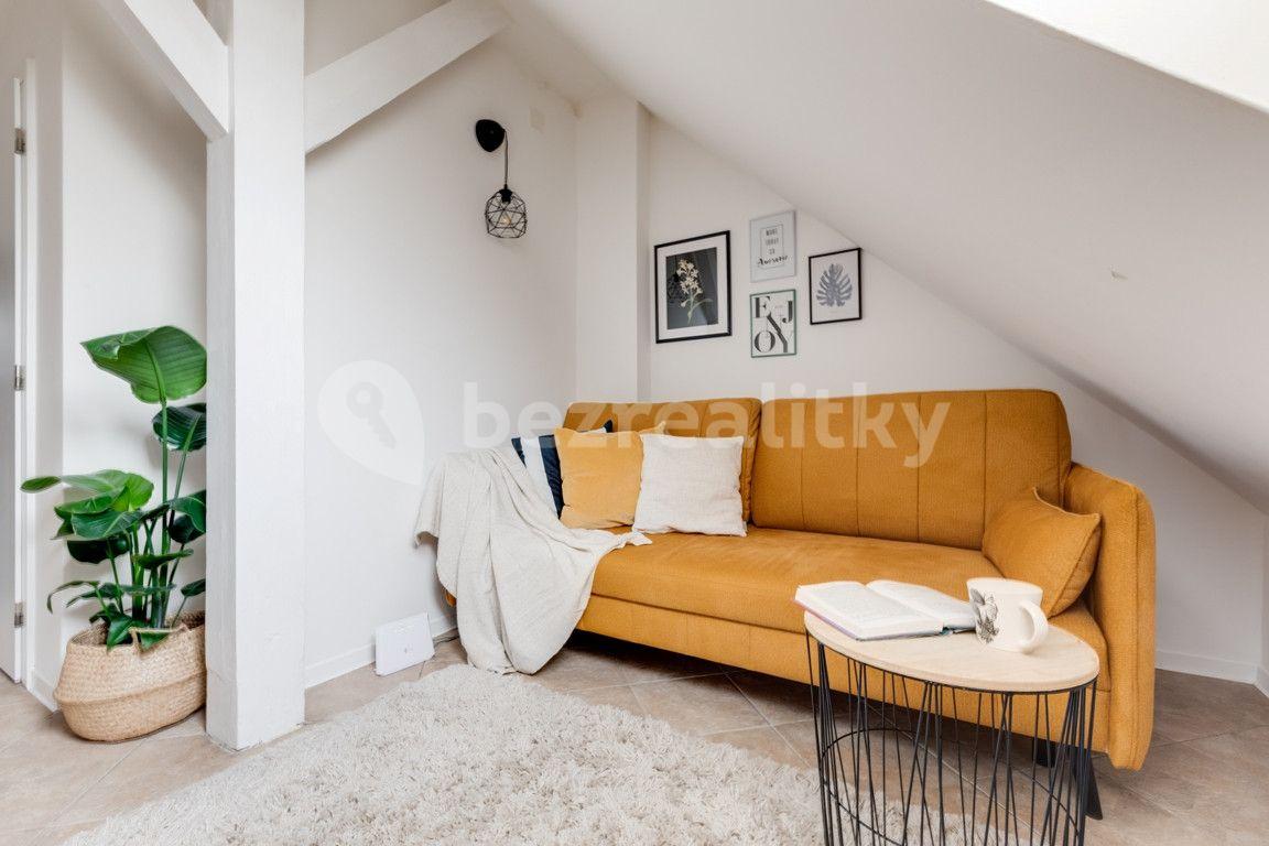 Pronájem bytu 1+kk 55 m², V Tůních, Praha, Praha