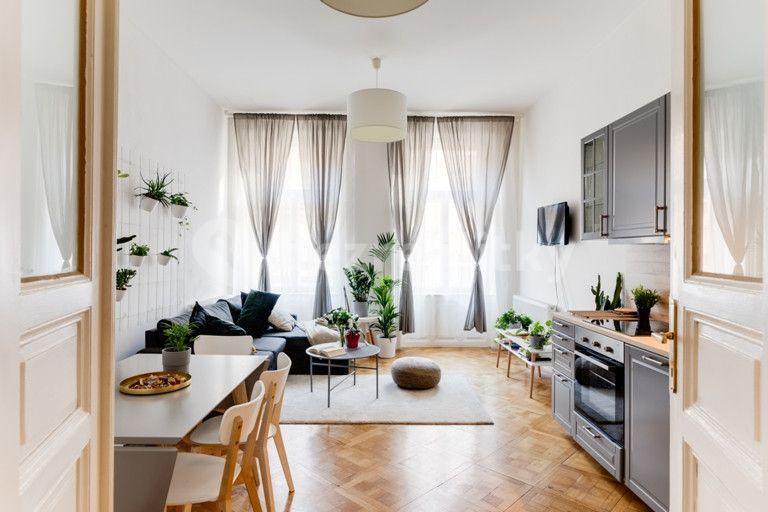 Pronájem bytu 2+1 85 m², Štěpánská, Praha, Praha