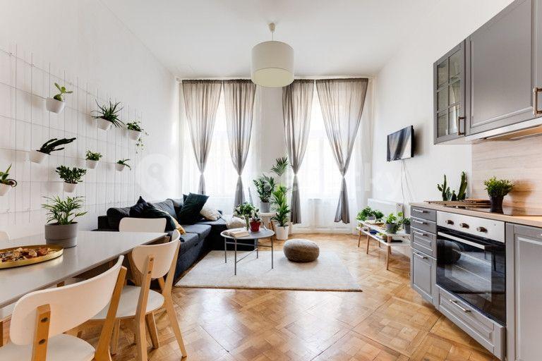 Pronájem bytu 2+1 85 m², Štěpánská, Praha, Praha