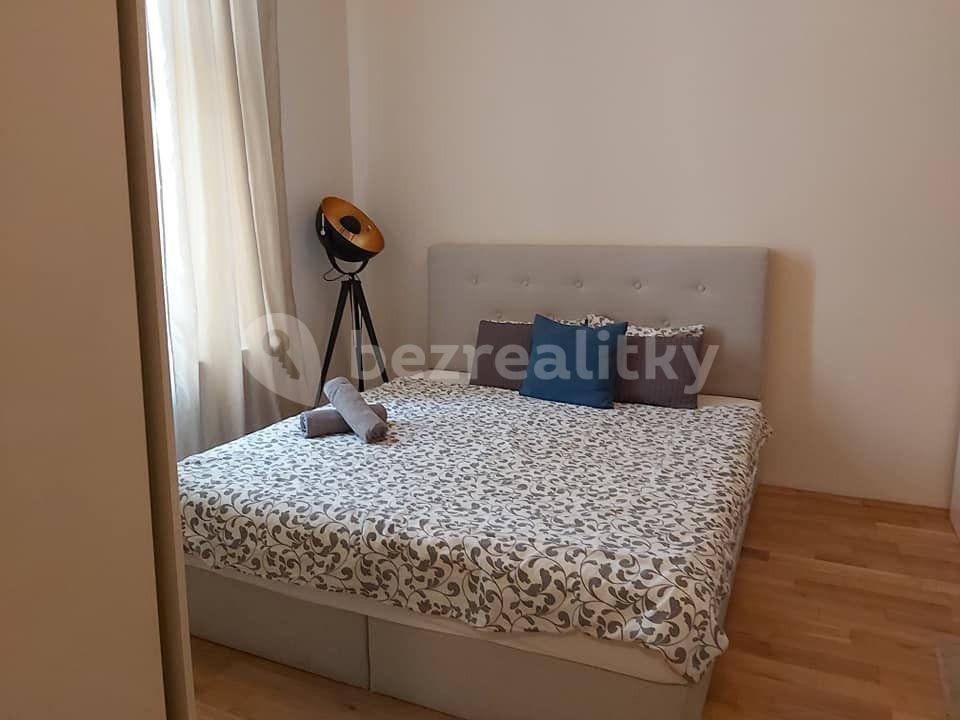 Pronájem bytu 3+1 85 m², Ve Smečkách, Praha, Praha