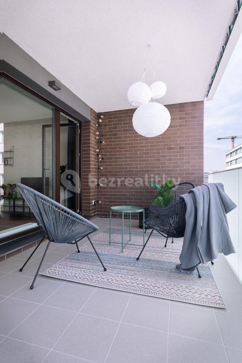 Pronájem bytu 3+1 82 m², Nekvasilova, Praha, Praha