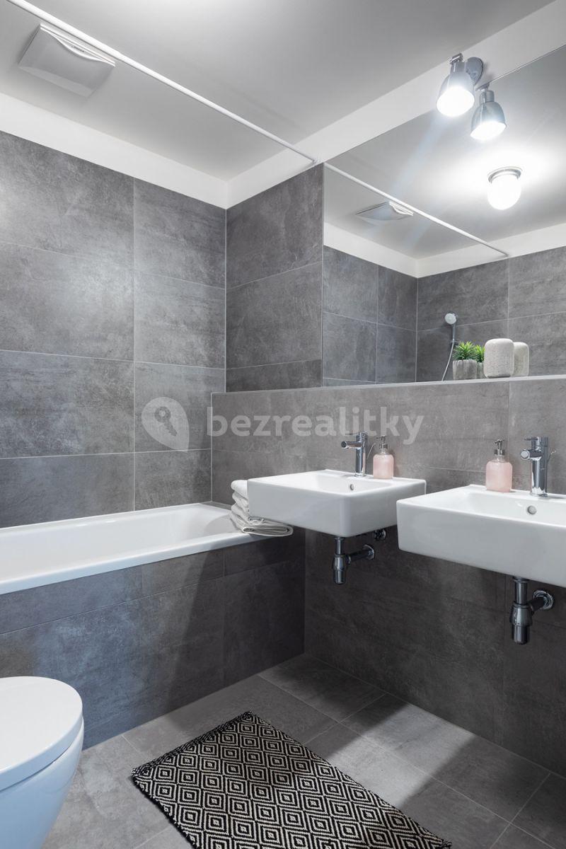 Pronájem bytu 3+1 82 m², Nekvasilova, Praha, Praha